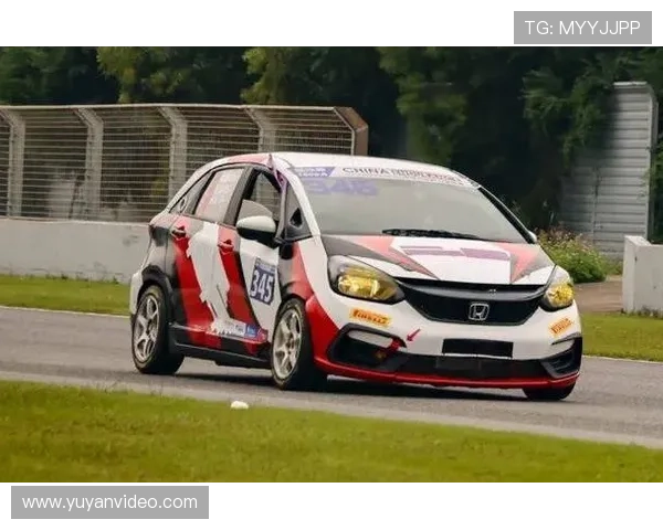 国际汽联评估冲刺赛改制方案,赛恩斯提议强制使用红胎增加悬念