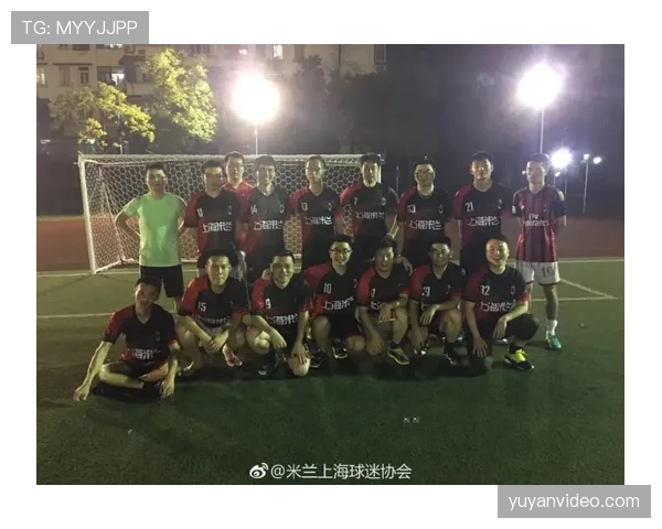 “全国球迷聚焦那不勒斯,警方部署额外警力维持赛后秩序” “全国球迷聚焦那不勒斯,警方部署额外警力维持赛后秩序”